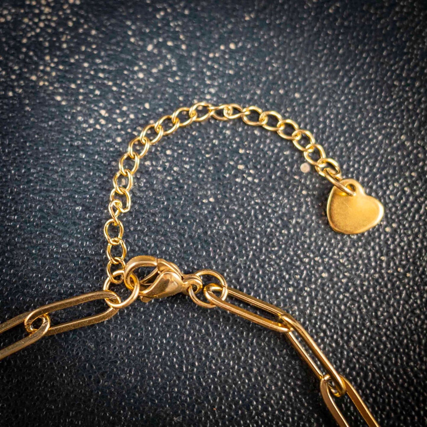 Süßes Armband mit echter Heidekraut Blüte, Edelstahl goldfarben