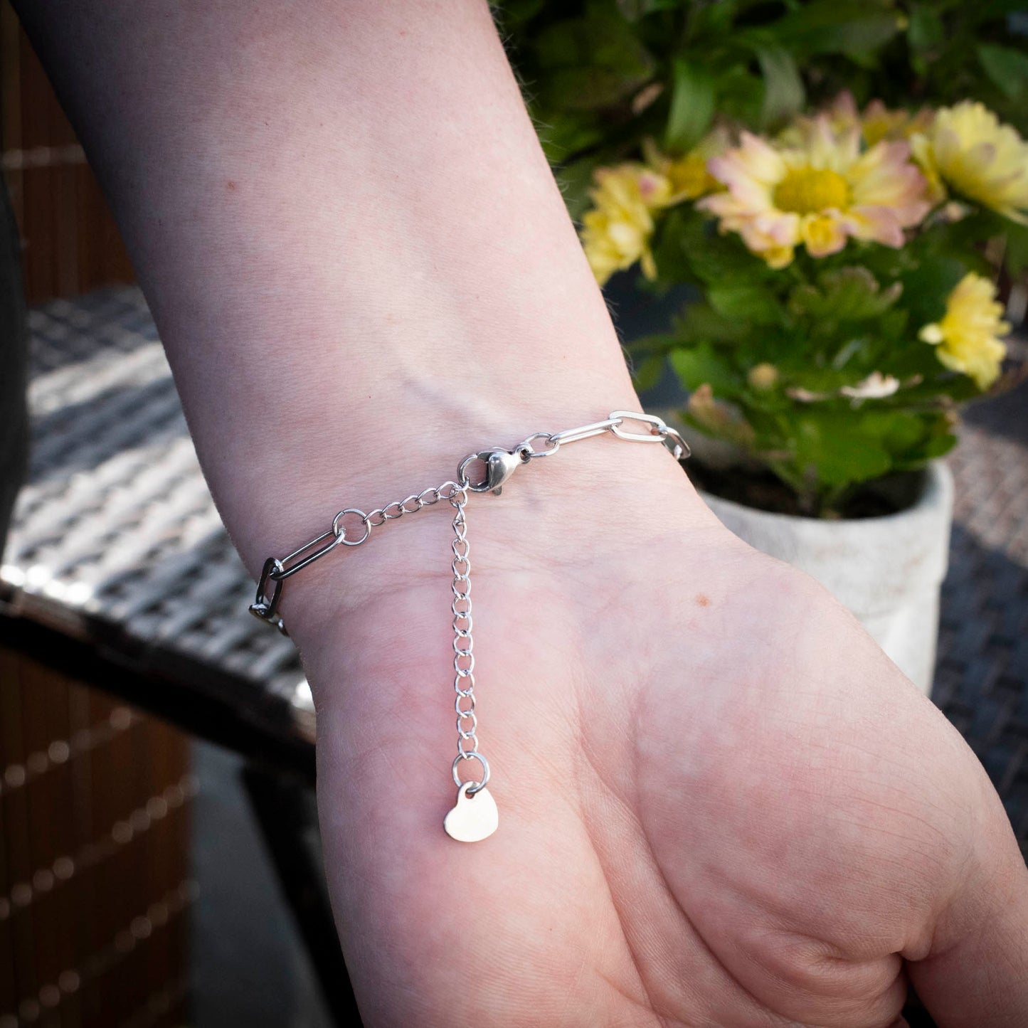 Süßes Armband mit echten Wilde Möhre Blüten, Edelstahl silberfarben