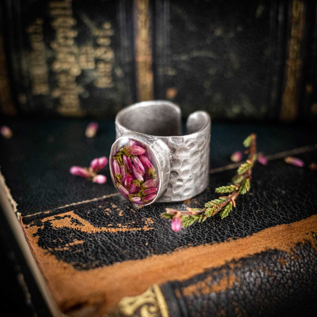 Ring mit Heidekraut Blüten, versilbert