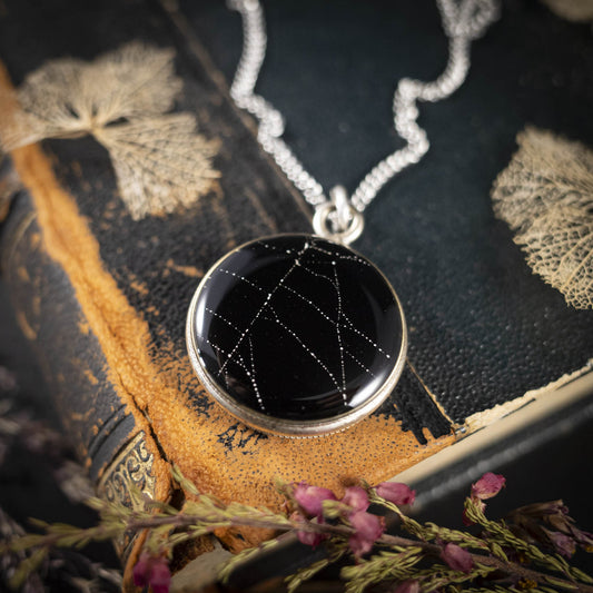 Anhänger mit echtem Spinnennetz, versilbert, #15