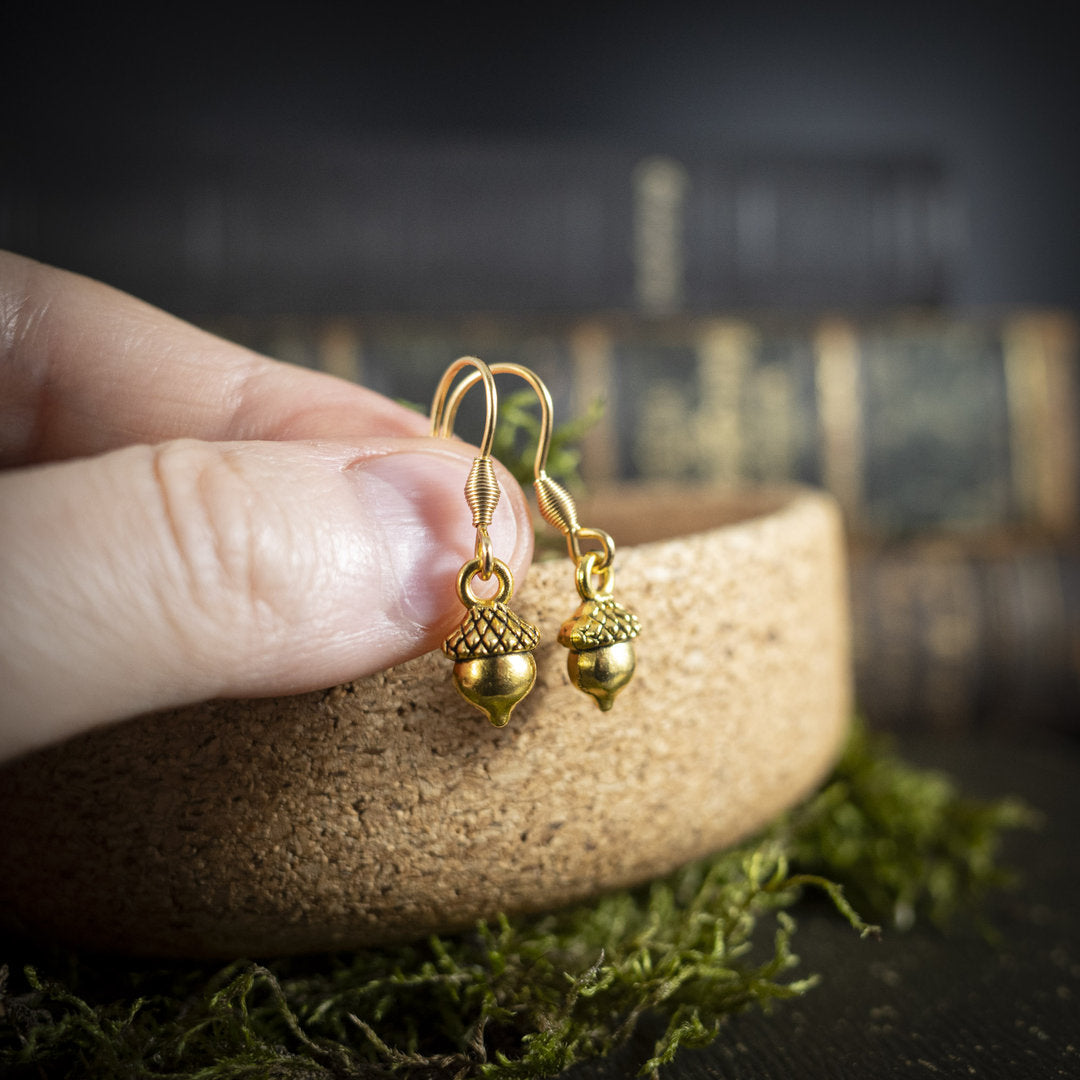 Ohrringe mit Eicheln, Symbol für Wald & Natur, goldfarben