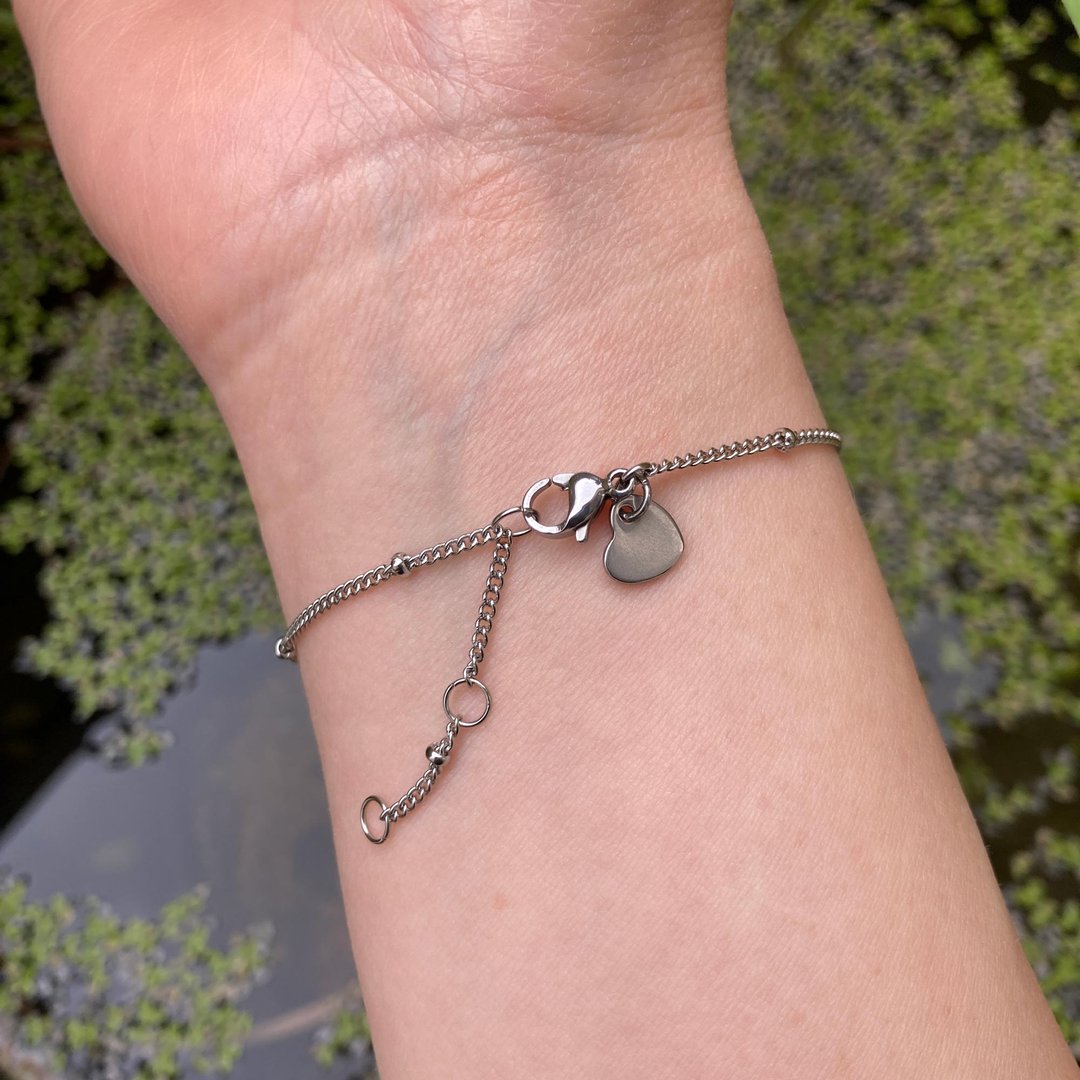 Süßes Armband mit echten Wilde Möhre Blüten, Edelstahl silberfarben