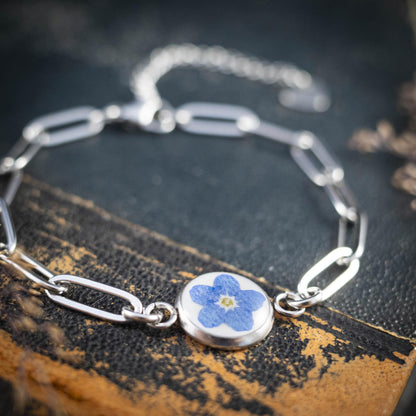 Süßes Armband mit echter Vergissmeinnicht Blüte, Edelstahl silberfarben