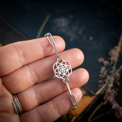 Süßes Armband mit Blume des Lebens, Symbol für Harmonie & Unendlichkeit, Edelstahl silberfarben