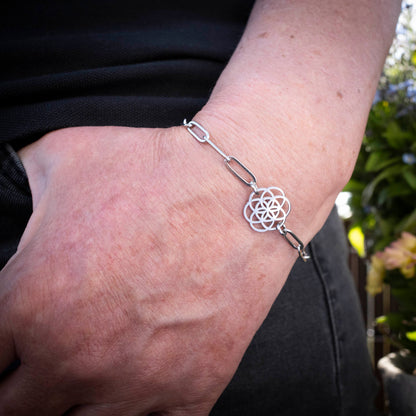 Süßes Armband mit Blume des Lebens, Symbol für Harmonie & Unendlichkeit, Edelstahl silberfarben