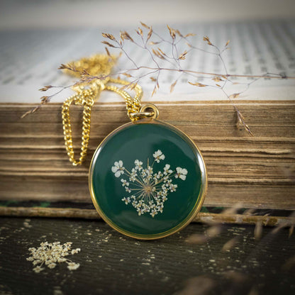 Wilde Möhre Medaillon grün, Edelstahl goldfarben