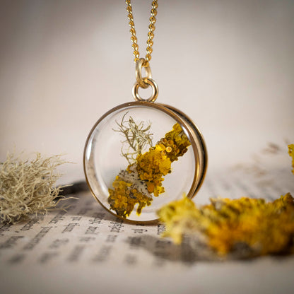 Schätze des Waldes - Anhänger mit Flechte, rund 24k vergoldet, #1