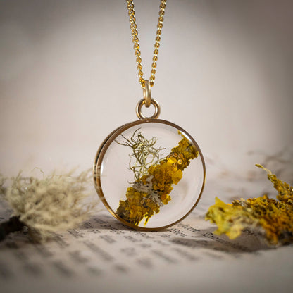 Schätze des Waldes - Anhänger mit Flechte, rund 24k vergoldet, #1