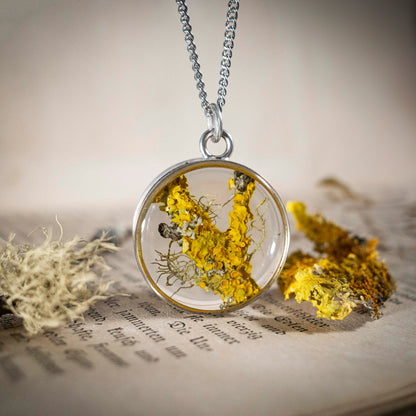 Schätze des Waldes - Anhänger mit Flechte, rund versilbert, #5