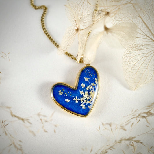 Herzanhänger mit Wilder Möhre, goldfarben blau